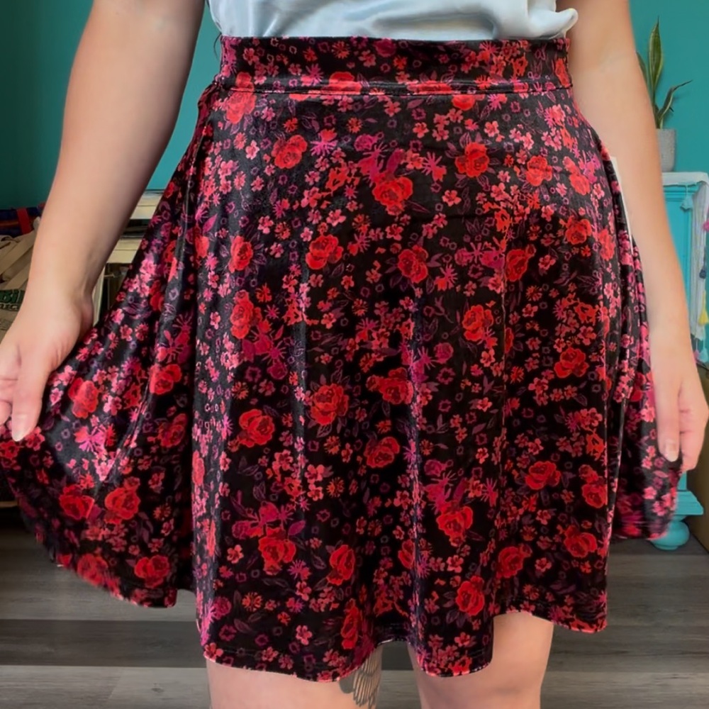 Francesca's Collections Red & Black Velvet Skirt - Picture 5 of 5